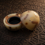 ⁦مبخر بيض النعام ( ابيض ناصع )⁩ - الصورة ⁦2⁩
